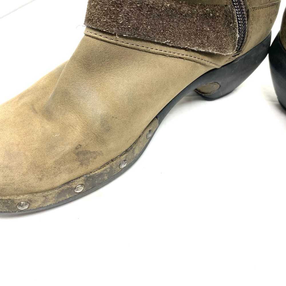 Merrell Boots - Picture 4 of 9